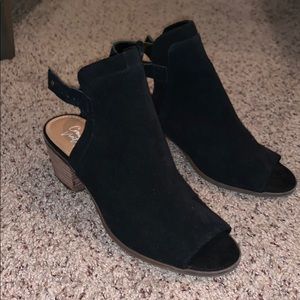 Black wedge!! Low heel